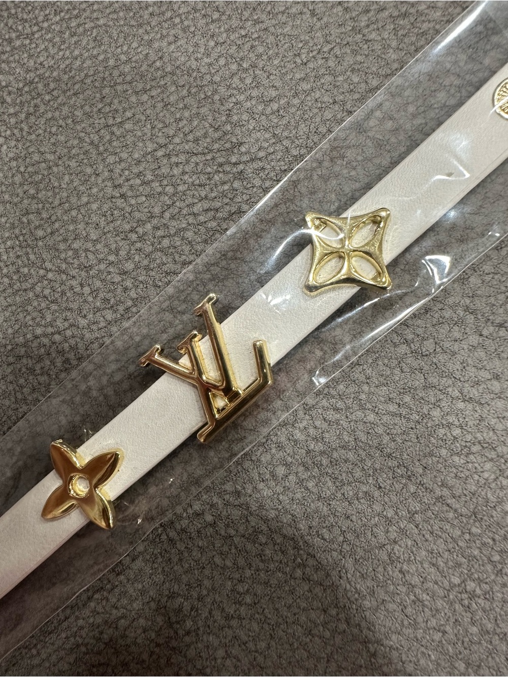 Leather Bracelet in white with Gold Accents